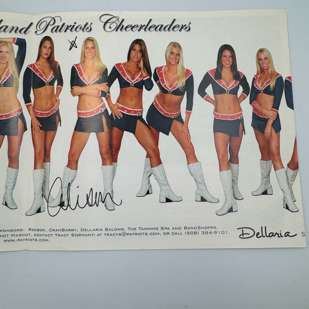 New England Patriots Cheerleaders 2004 Team Fold-Out Poster 38” SIGNED - Picture 4 of 10